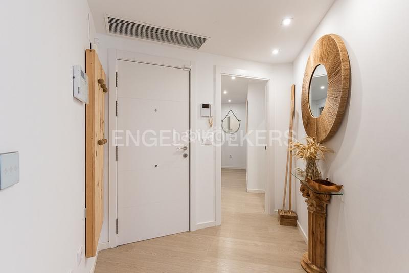 Foto 542a874a-302d-4d95-bc97-944447bddf6c. Alquiler apartamento piso a estrenar con terraza con vista al mar en Valencia