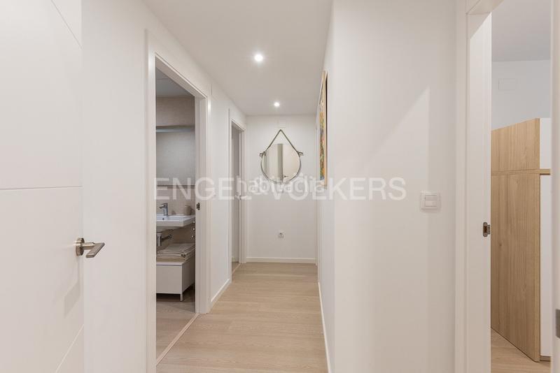 Foto 583e4ee9-c7b2-4d6a-8c45-e54ce2136d99. Alquiler apartamento piso a estrenar con terraza con vista al mar en Valencia