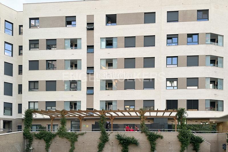 Foto 6b7f6567-07b8-437f-b800-3201bae67887. Alquiler apartamento piso a estrenar con terraza con vista al mar en Valencia