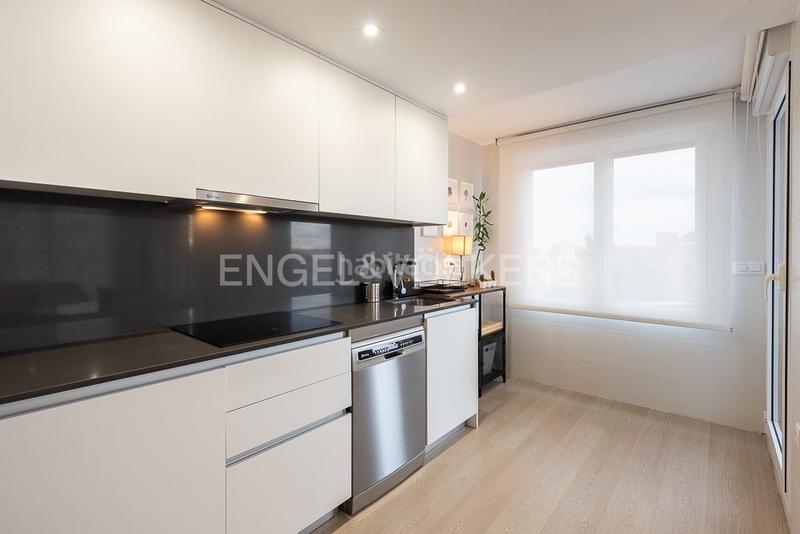 Foto 7aa4316d-1ebf-46dd-b0fa-4cb921f216c0. Alquiler apartamento piso a estrenar con terraza con vista al mar en Valencia