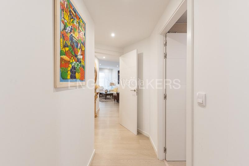 Foto c097b1e0-444e-4e44-8cbb-872c6e73adf1. Alquiler apartamento piso a estrenar con terraza con vista al mar en Valencia