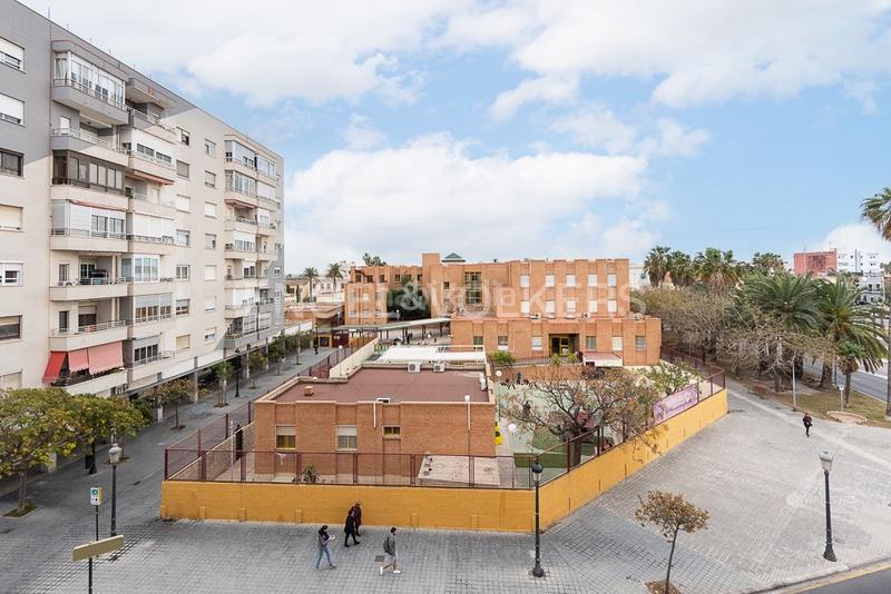 Foto c703c157-6b0a-4b2f-ba3f-91039fe511e2. Alquiler apartamento piso a estrenar con terraza con vista al mar en Valencia