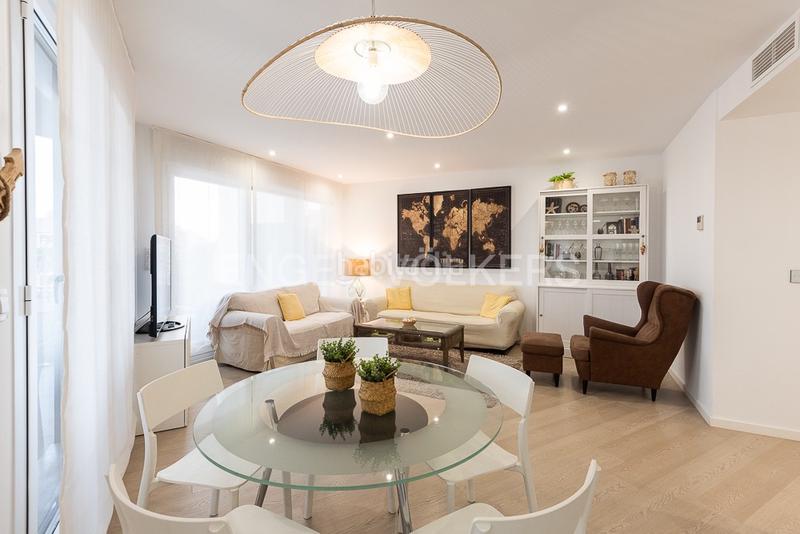 Foto cb9b23e8-8f06-4433-a772-3ea345bf40ae. Alquiler apartamento piso a estrenar con terraza con vista al mar en Valencia