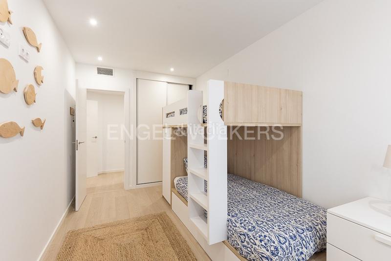 Foto e21a2761-ecb9-4fdf-acf1-ba40daebcd45. Alquiler apartamento piso a estrenar con terraza con vista al mar en Valencia