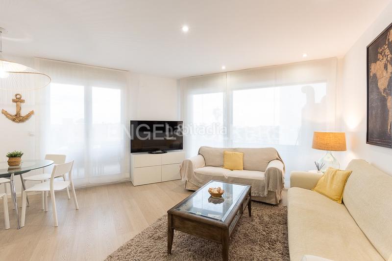 Foto ed36afd5-8c82-489d-86ff-ee4e94dbdd48. Alquiler apartamento piso a estrenar con terraza con vista al mar en Valencia