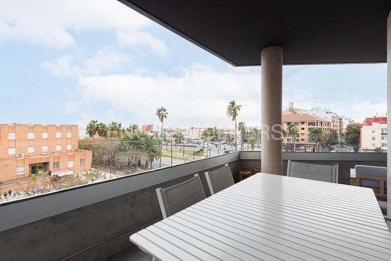 Foto f0a50cac-772e-4497-866d-a1c21aec1a21. Alquiler apartamento piso a estrenar con terraza con vista al mar en Valencia