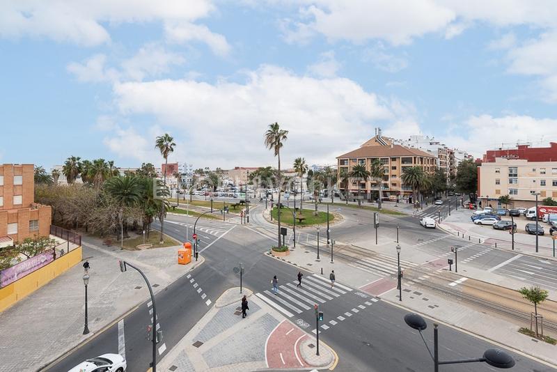 Foto f6f34042-fe35-4b19-8d6b-7089bfb80488. Alquiler apartamento piso a estrenar con terraza con vista al mar en Valencia