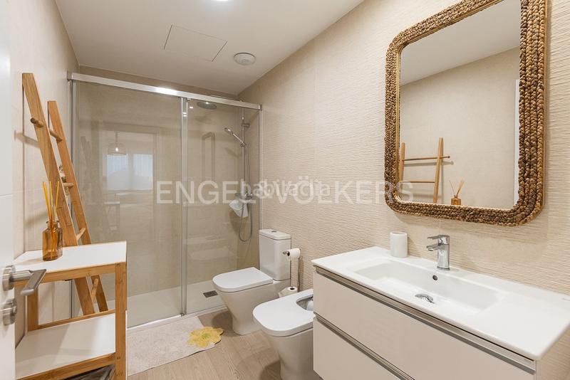 Foto 981344e7-7d14-46f3-b8f4-858cf3b765a8. Rent apartment with heating parking pool in Malva Rosa Valencia