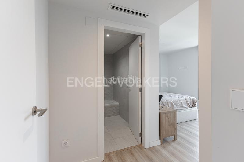 Foto f36a85b4-7c8d-49c2-9df3-aad59ac83837. Apartamento exclusiva propiedad exterior con luz natural excepcional en Valencia