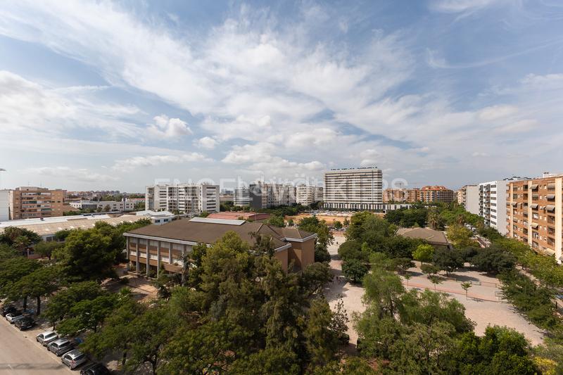 Foto ff75cffb-af49-48f2-b954-2ba7265894c3. Apartamento exclusiva propiedad exterior con luz natural excepcional en Valencia