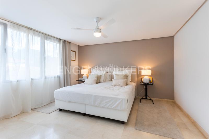 Foto a2bbd59c-50c3-4233-9d3e-d10326720361. Casa  de arquitectura moderna con amplitud y luz en campolivar en Godella