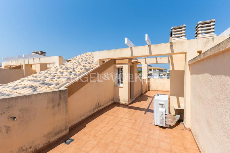 Foto 520f5607-064d-4973-99e2-3c37e8808d01. Casa con riscaldamento parcheggio piscina in Oliva nova Oliva
