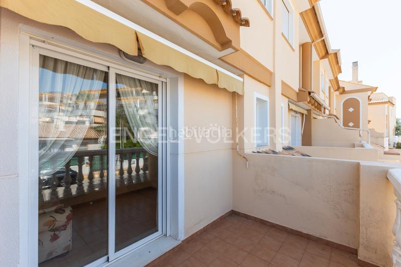 Foto 53498206-ce28-4238-8395-612e1b7e24c8. Casa con riscaldamento parcheggio piscina in Oliva nova Oliva