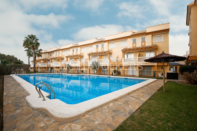Foto b8ced12e-df26-4e17-884c-1a3f4eff9f82. Casa con riscaldamento parcheggio piscina in Oliva nova Oliva