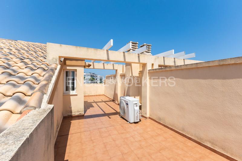 Foto b9ca94da-5576-4c39-b9c8-3ad8e47cdc6e. Casa con riscaldamento parcheggio piscina in Oliva nova Oliva
