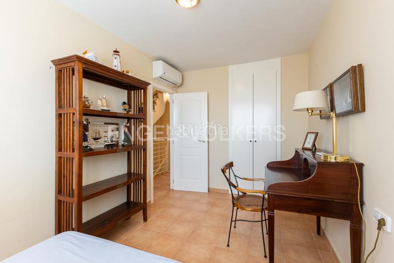 Foto c40c1ebe-1f78-45dc-bc5b-196e6b18e94e. Casa con riscaldamento parcheggio piscina in Oliva nova Oliva