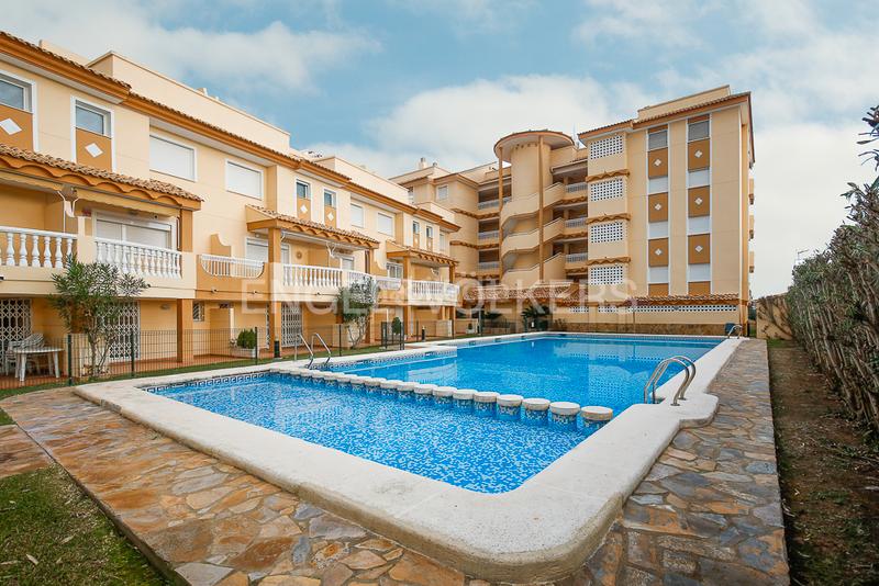 Foto ece201c9-9854-419f-8b75-b375aea0b0ef. Casa con riscaldamento parcheggio piscina in Oliva nova Oliva