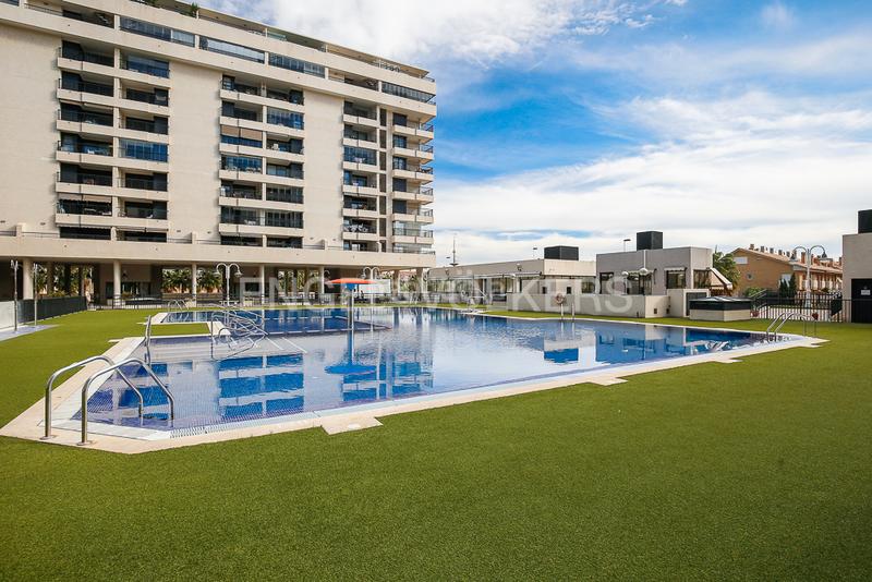 Foto a7d90e2b-9b42-4182-832b-c4fcf20b67cb. Rent apartment with heating parking pool in La Patacona Alboraya