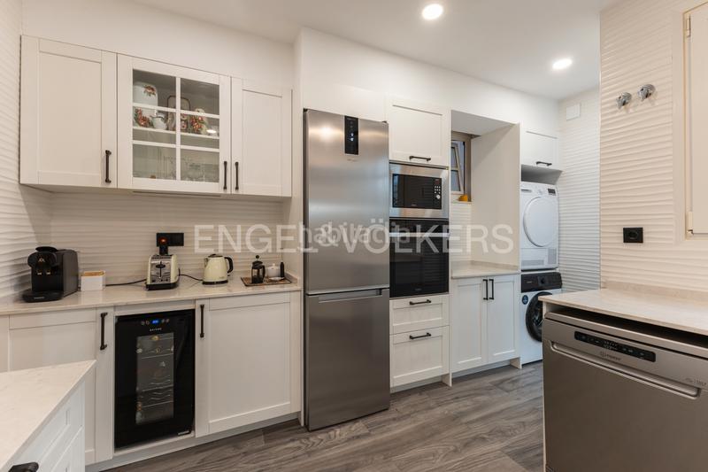 Foto 23f51e11-1cb6-41ca-a8af-828c8c56b414. Apartamento preciosa vivienda en calle ciscar con terraza y plaza de garaje en Valencia