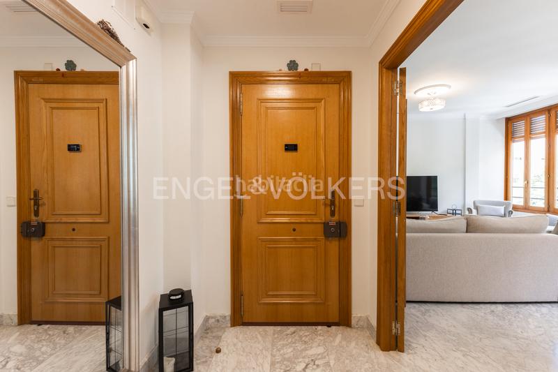 Foto 319bd4d9-c56a-41a5-af0f-31364d61618e. Apartamento preciosa vivienda en calle ciscar con terraza y plaza de garaje en Valencia