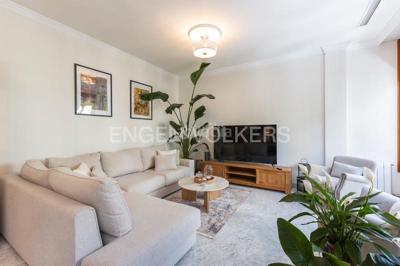 Foto 4b9598b5-8ae7-475a-bedd-14e4d4f11638. Apartamento preciosa vivienda en calle ciscar con terraza y plaza de garaje en Valencia