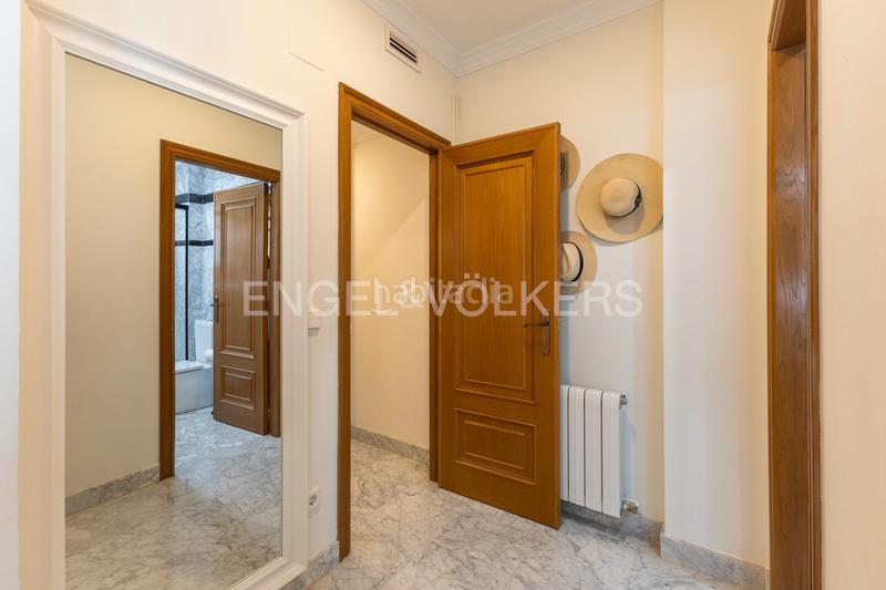 Foto 8a7469c4-c46d-4679-bc7b-732462ba57ca. Apartamento preciosa vivienda en calle ciscar con terraza y plaza de garaje en Valencia