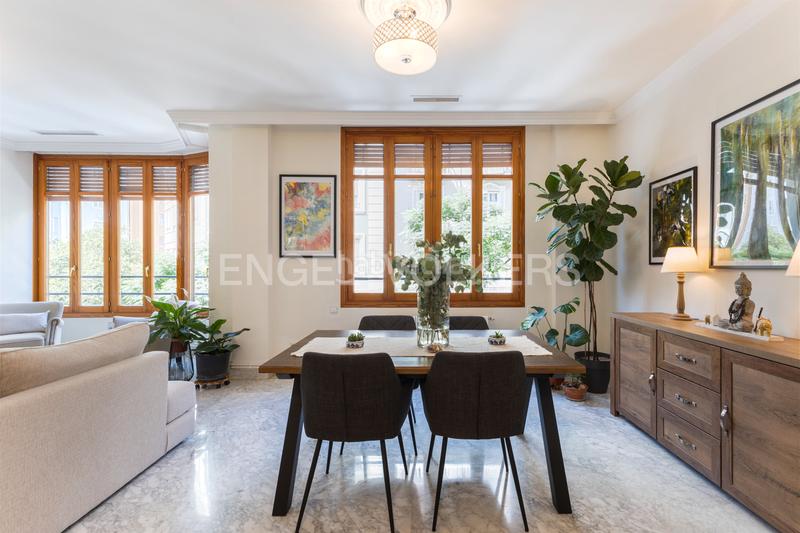 Foto ecaeccac-acba-4478-9c37-6bd8d7becee7. Apartamento preciosa vivienda en calle ciscar con terraza y plaza de garaje en Valencia
