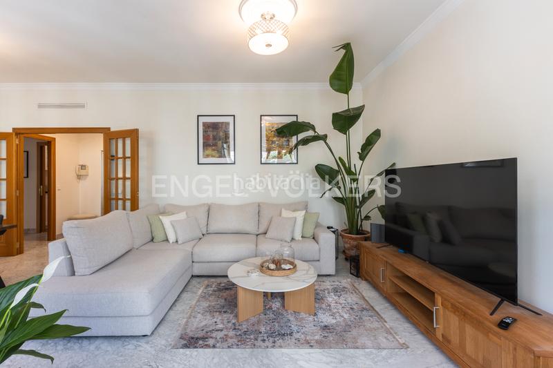 Foto efcb62a5-3f85-4439-9313-a5674c62fc3c. Apartamento preciosa vivienda en calle ciscar con terraza y plaza de garaje en Valencia