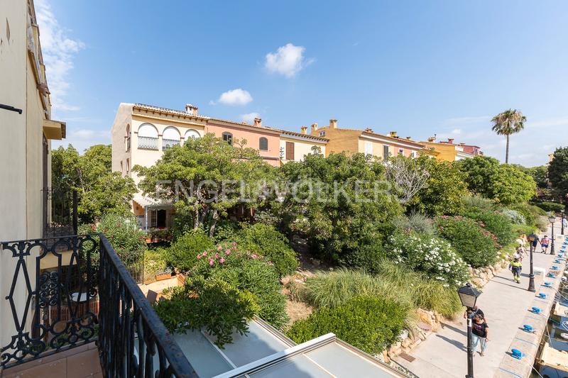 Foto 74c8fd10-e8d4-464b-9263-3b5fefef630f. Casa magnífica casa con vistas en Port Saplaya en Alboraya