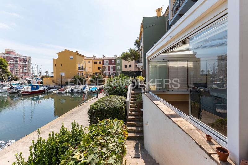 Foto b4760ca4-9dbc-4e1f-bddc-5d357ce7f2b9. Casa magnífica casa con vistas en Port Saplaya en Alboraya