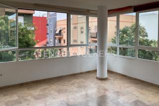 Appartement à Torrefiel. Luminoso ático dúplex con terraza privada y garaje