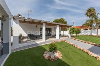 Casa a Riba - roja de Túria. Chalet independiente reformado en ribarroja del turia