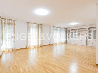 Lloguer Apartament a Russafa. Amplio y luminoso piso en ruzafa con parking