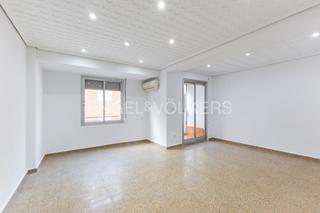 Lloguer Apartament a Zona Concordia. Acogedor piso en alquiler en excelente ubicación en burjassot