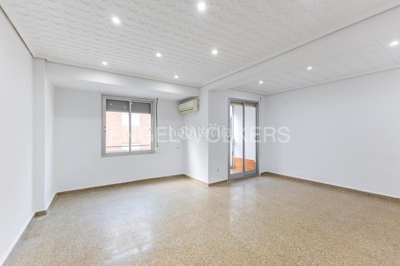 Foto bb12bda9-ce51-4e95-94be-ba373f948607. Alquiler apartamento acogedor piso en alquiler en excelente ubicación en Burjassot