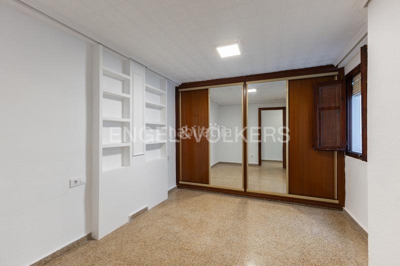 Foto ecccf78b-0d1e-4a51-a64f-a58bab2a9a38. Alquiler apartamento acogedor piso en alquiler en excelente ubicación en Burjassot