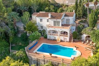 Casa  Avenida de la marina alta. Amplia residencia en la sella con vistas al mar y montañas
