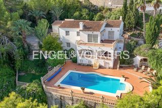 House  Avenida de la marina alta. Amplia residencia en la sella con vistas al mar y montañas