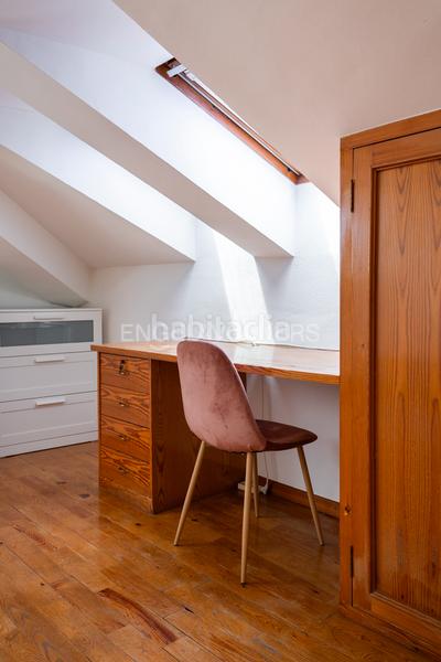 Foto dabcef76-6a61-40de-a16c-aaed581f9ac6. Ático luminoso duplex rodeado de balcones en finca clasica en la xerea en Valencia