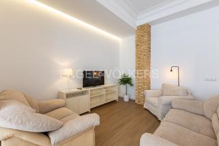 Lloguer Apartament  Carrer de guillem de castro. Piso de 3 hab. reformado y amueblado, el carmen