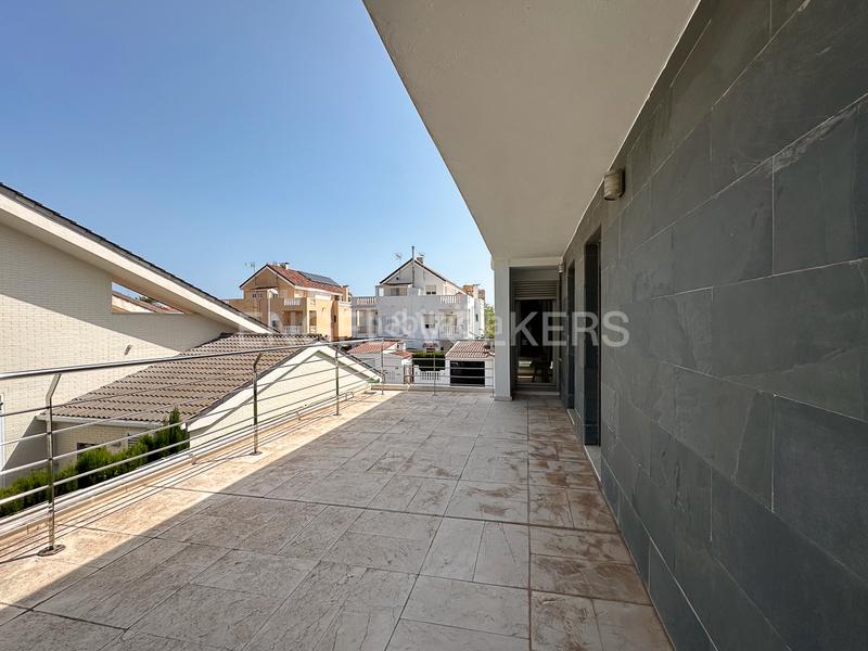 Foto 855ebd43-5357-4a68-9ee4-d60db632e3c5. Alquiler casa excepcional residencia de lujo con piscina privada en Sagunt