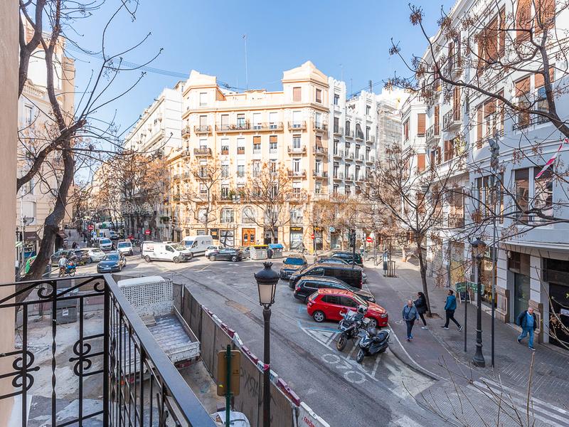 Foto e2edc550-95f0-4ec7-aa40-dfbcb0d6d3f7. Alquiler apartamento excelente piso en gran vía en Valencia