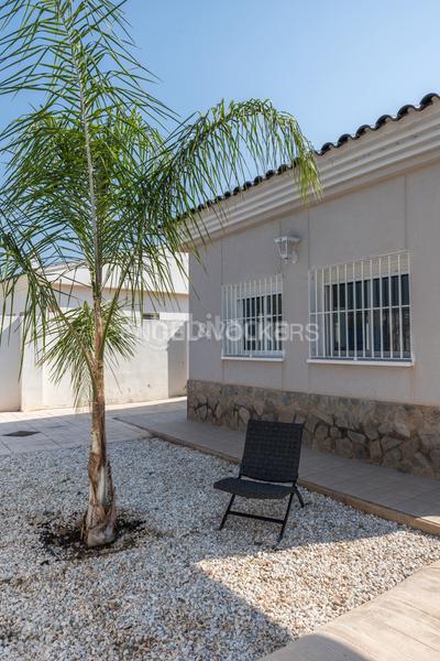 Foto 2ddb9947-462f-474b-8f69-ca828132d417. Casa moderno unifamiliar con piscina en Olocau