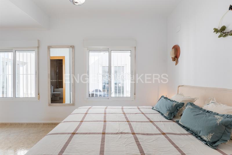 Foto 4cdda084-8a00-47e5-a344-899ff6b30489. Casa moderno unifamiliar con piscina en Olocau