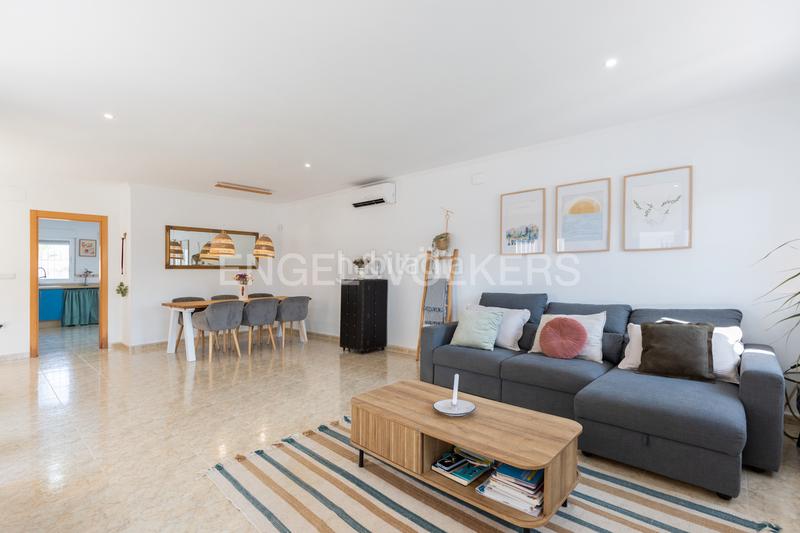Foto a3845ad1-b079-44c1-aa59-6552d245ea65. Casa moderno unifamiliar con piscina en Olocau