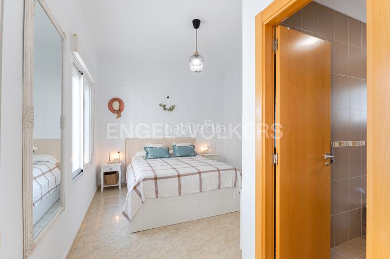 Foto c52b0829-b34d-4ec6-a71f-40424627c7f6. Casa moderno unifamiliar con piscina en Olocau