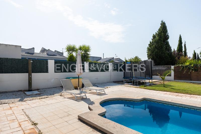 Foto ec15917a-f721-4841-96c3-b759c4a81b21. Casa moderno unifamiliar con piscina en Olocau