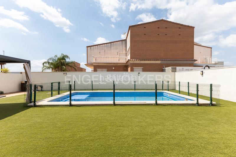 Foto 6a64fe6d-240b-4fb4-a4e8-9591a7a94c51. Casa moderno y luminoso unifamiliar en san antonio de benageber en San Antonio de Benagéber