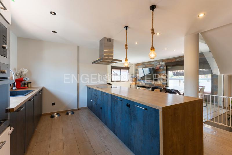 Foto 6ba70ac2-1d71-4cef-b8f5-3ac406c21ff7. Casa moderno y luminoso unifamiliar en san antonio de benageber en San Antonio de Benagéber