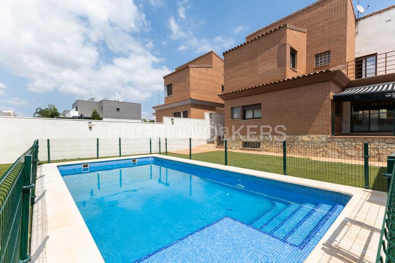 Foto a929ec11-7114-4808-a51f-5afe53932022. Casa moderno y luminoso unifamiliar en san antonio de benageber en San Antonio de Benagéber